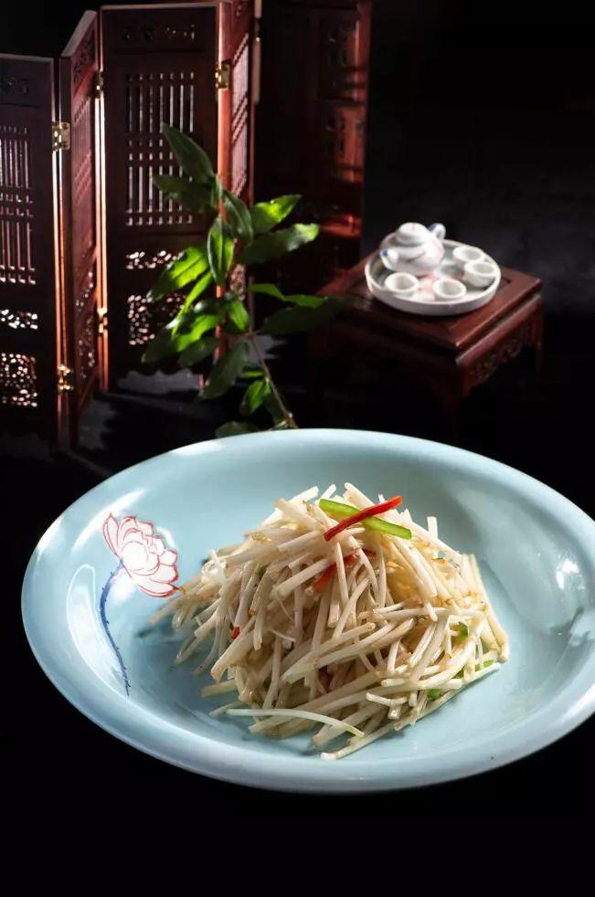 揭秘刘伯温白小姐与神秘一肖码传说，刘伯温白小姐与神秘生肖码传说揭秘