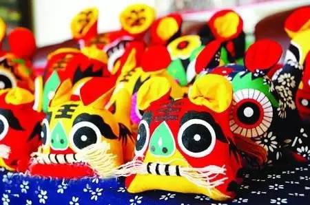 王中王300期指一生肖，深度解析与预测，王中王300期生肖预测与深度解析